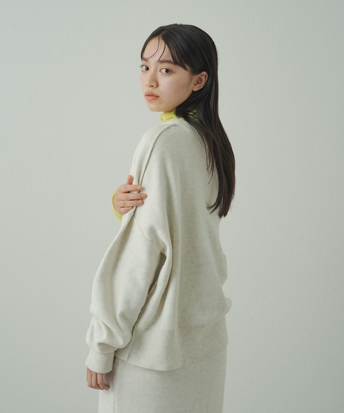 earthy(アーシー)の「earthy_ワンショルニット(ニット/セーター・レディース・オフホワイト/グレー・FREE)」の13枚目の写真