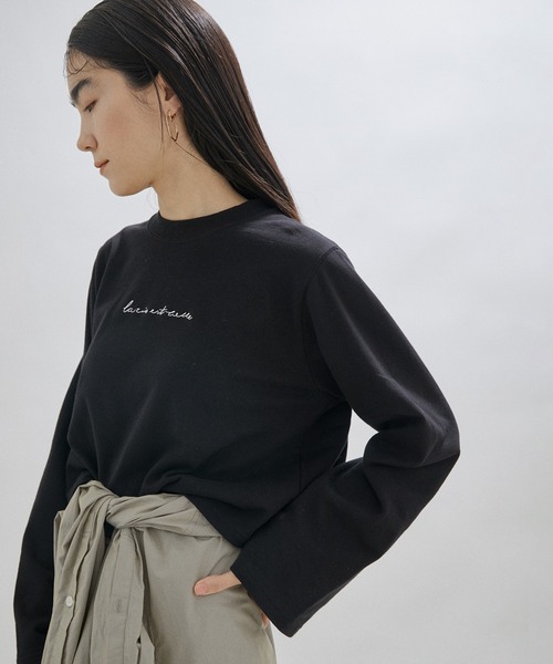 SALON adam et rope'(サロン アダム エ ロペ)の「ロゴ刺繍入りフレアスリーブクロップドスウェット(スウェット・レディース・ホワイト/ブラック・FREE)」の1枚目の写真