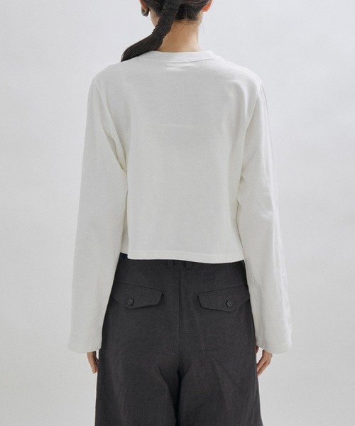 SALON adam et rope'(サロン アダム エ ロペ)の「ロゴ刺繍入りフレアスリーブクロップドスウェット(スウェット・レディース・ホワイト/ブラック・FREE)」の19枚目の写真