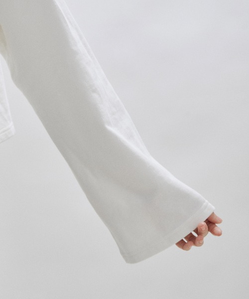 SALON adam et rope'(サロン アダム エ ロペ)の「ロゴ刺繍入りフレアスリーブクロップドスウェット(スウェット・レディース・ホワイト/ブラック・FREE)」の22枚目の写真