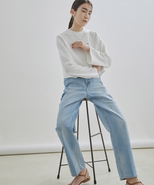 SALON adam et rope'(サロン アダム エ ロペ)の「ロゴ刺繍入りフレアスリーブクロップドスウェット(スウェット・レディース・ホワイト/ブラック・FREE)」の8枚目の写真