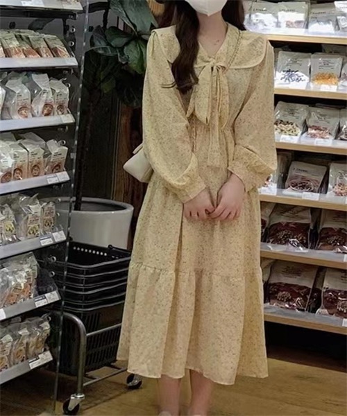 FREE STYLISTS(フリー スタイリスト)の「ボウタイティアード小花柄ロングワンピース(ワンピース・レディース・ブラック/ライトイエロー・S/M/L)」の13枚目の写真