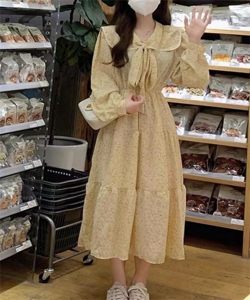 FREE STYLISTS(フリー スタイリスト)の「ボウタイティアード小花柄ロングワンピース(ワンピース・レディース・ブラック/ライトイエロー・S/M/L)」の14枚目の写真