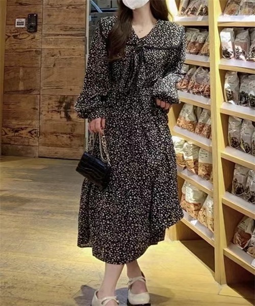 FREE STYLISTS(フリー スタイリスト)の「ボウタイティアード小花柄ロングワンピース(ワンピース・レディース・ブラック/ライトイエロー・S/M/L)」の6枚目の写真