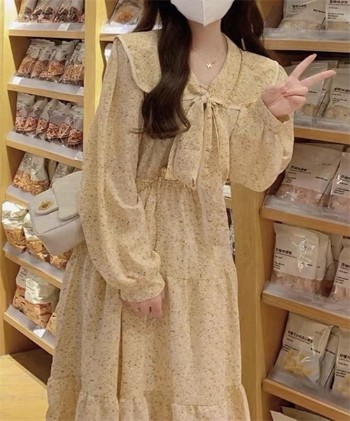 FREE STYLISTS(フリー スタイリスト)の「ボウタイティアード小花柄ロングワンピース(ワンピース・レディース・ブラック/ライトイエロー・S/M/L)」の17枚目の写真