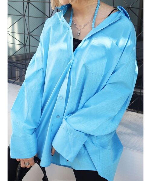 EMODA（エモダ）の「2WAYホルターオーバーシャツ（シャツ/ブラウス・レディース・ブラック/ホワイト/ブルー・FREE）」の7枚目の写真