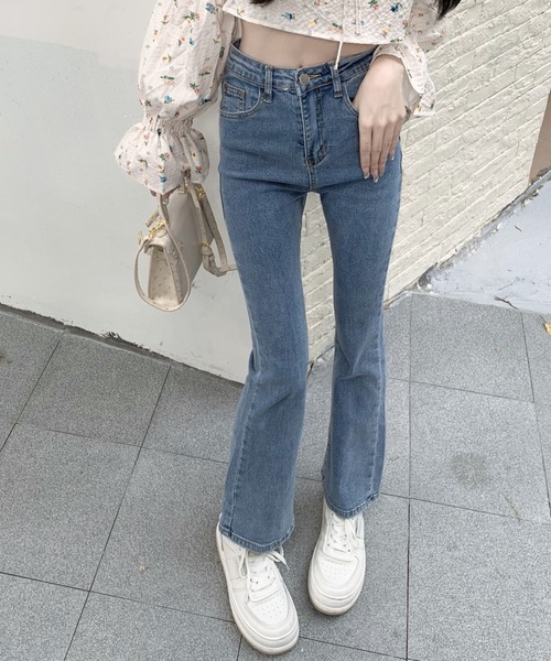 SHEENA(シーナ)の「裾レースアップセミフレアパンツ(デニムパンツ・レディース・ブルー/ブラック・S/M)」の15枚目の写真