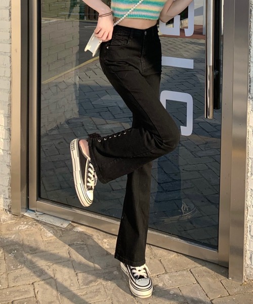 SHEENA(シーナ)の「裾レースアップセミフレアパンツ(デニムパンツ・レディース・ブルー/ブラック・S/M)」の12枚目の写真