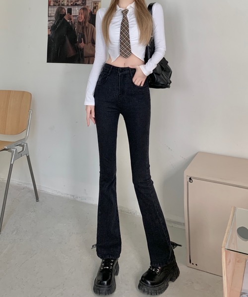 SHEENA(シーナ)の「裾レースアップセミフレアパンツ(デニムパンツ・レディース・ブルー/ブラック・S/M)」の14枚目の写真