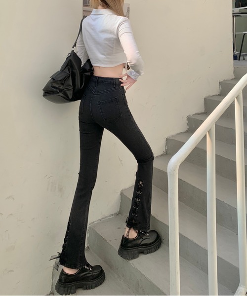 SHEENA(シーナ)の「裾レースアップセミフレアパンツ(デニムパンツ・レディース・ブルー/ブラック・S/M)」の18枚目の写真