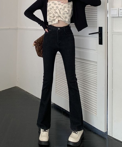 SHEENA(シーナ)の「裾レースアップセミフレアパンツ(デニムパンツ・レディース・ブルー/ブラック・S/M)」の5枚目の写真