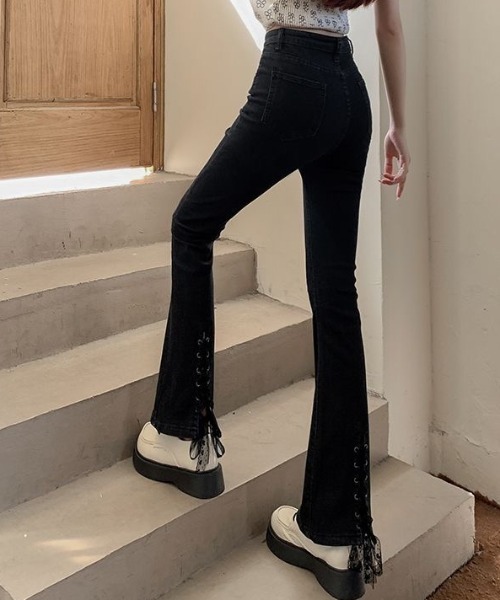 SHEENA(シーナ)の「裾レースアップセミフレアパンツ(デニムパンツ・レディース・ブルー/ブラック・S/M)」の10枚目の写真