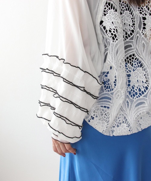 Three Four Time(スリーフォータイム)の「フリルスリーブレースブルゾン(ブルゾン・レディース・ブラック/オフホワイト・FREE)」の4枚目の写真