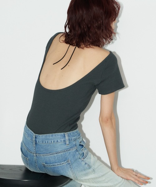 Auntie Rosa Holiday（アンティローザホリデー）の「カップ付きバックオープンリブTEE / SS（Tシャツ/カットソー・レディース・ブラック/オフホワイト/ブラウン/オレンジ/チャコールグレー/グリーン・FREE）」の4枚目の写真