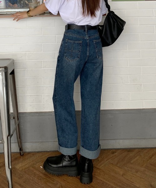 Vipoa（ヴィポア）の「Pocket embroidery denim pants（デニムパンツ・レディース・ブルー/ライトブルー・MEDIUM/LARGE/SMALL/X-LARGE）」の8枚目の写真