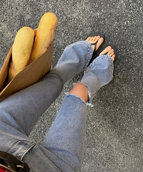 LYEON(リヨン)の「クラッシュフレアデニムパンツ(デニムパンツ・レディース・ブルー・FREE)」の9枚目の写真