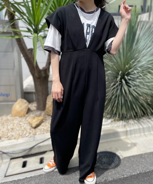 mi via loca（ミヴィアロカ）の「Vネックフレンチスリーブ