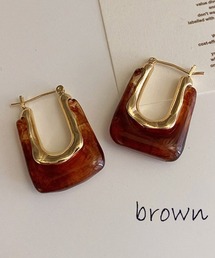 U字デザインピアス