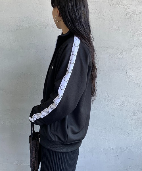 FRED PERRY（フレッドペリー）の「[FRED PERRY/フレッドペリー] トラックジャケット（その他アウター・レディース・ネイビー/ブラック・M/L/XL）」の11枚目の写真