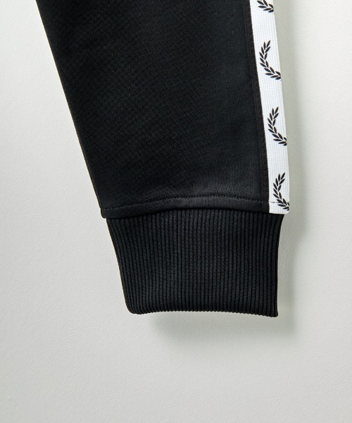 FRED PERRY（フレッドペリー）の「[FRED PERRY/フレッドペリー] トラックジャケット（その他アウター・レディース・ネイビー/ブラック・M/L/XL）」の3枚目の写真