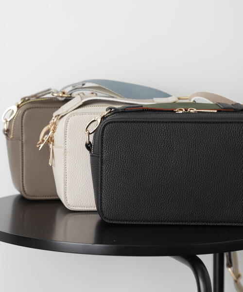 FREE'S MART（フリーズマート）の「◆Wジップバッグ（ボディバッグ/ウエストポーチ・レディース・グレー/ブラック/ホワイト・ﾌﾘ-）」の4枚目の写真