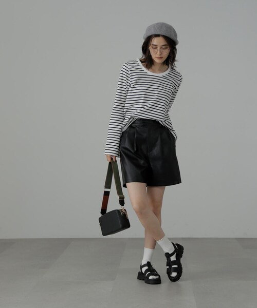 FREE'S MART（フリーズマート）の「◆Wジップバッグ（ボディバッグ/ウエストポーチ・レディース・グレー/ブラック/ホワイト・ﾌﾘ-）」の8枚目の写真