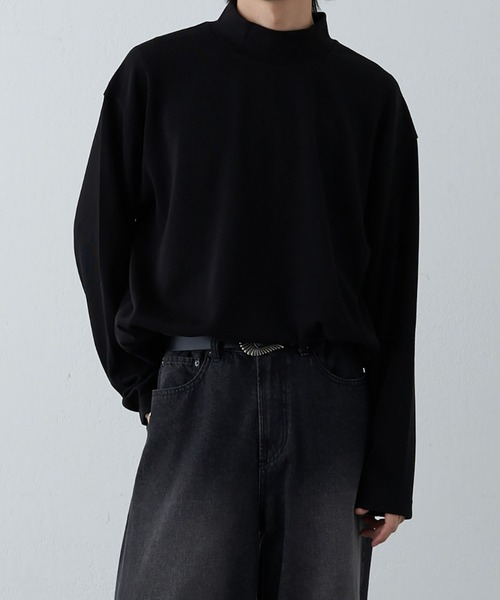 COLONY 2139(コロニートゥーワンスリーナイン)の「ドレープリブ長袖ハイネック(Tシャツ/カットソー・メンズ・ホワイト/グレー/ブラック・MEDIUM/LARGE)」の2枚目の写真