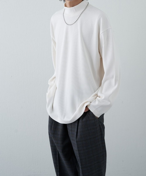 COLONY 2139(コロニートゥーワンスリーナイン)の「ドレープリブ長袖ハイネック(Tシャツ/カットソー・メンズ・ホワイト/グレー/ブラック・MEDIUM/LARGE)」の21枚目の写真