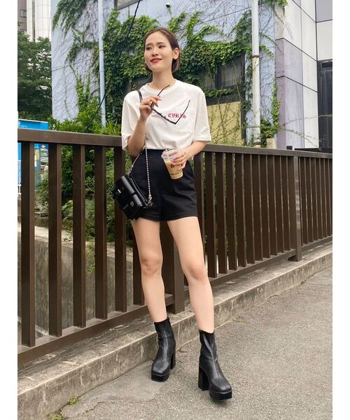 EVRIS(エヴリス)の「CONCEPTグラフィックTシャツ(Tシャツ/カットソー・レディース・グレー/ブラック/ホワイト・FREE)」の16枚目の写真