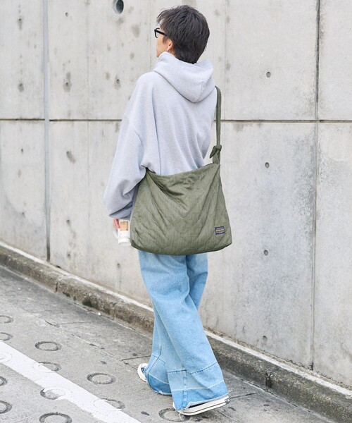 PENDLETON（ペンドルトン）の「PENDLETON × PUBLUX/ペンドルトン 別注キルティングニュースペーパーバッグ　限定展開（ショルダーバッグ・レディース・オフホワイト/ブラック/オリーブ/その他・ﾌﾘ-）」の19枚目の写真