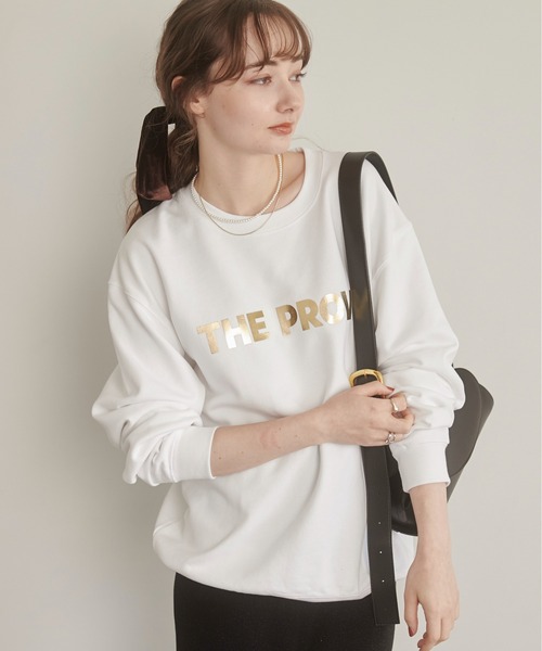 ANGIE(アンジー)の「フロッキープリント / 箔 メタリック プリント ロゴ スウェット /トレーナー(スウェット・レディース・ダークネイビー/ホワイト×ブラック/杢グレー/チャコールグレー/ホワイト×ゴールド/ブラック/ホワイト×シルバー/スミクロ/レッド・SMALL/MEDIUM/LARGE)」の4枚目の写真