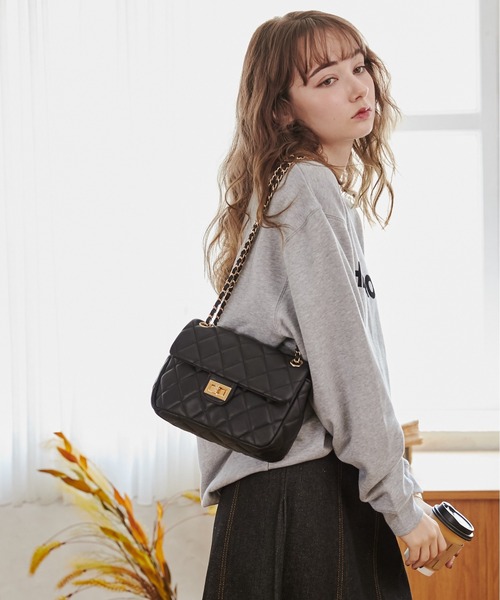 ANGIE(アンジー)の「フロッキープリント / 箔 メタリック プリント ロゴ スウェット /トレーナー(スウェット・レディース・ダークネイビー/ホワイト×ブラック/杢グレー/チャコールグレー/ホワイト×ゴールド/ブラック/ホワイト×シルバー/スミクロ/レッド・SMALL/MEDIUM/LARGE)」の13枚目の写真