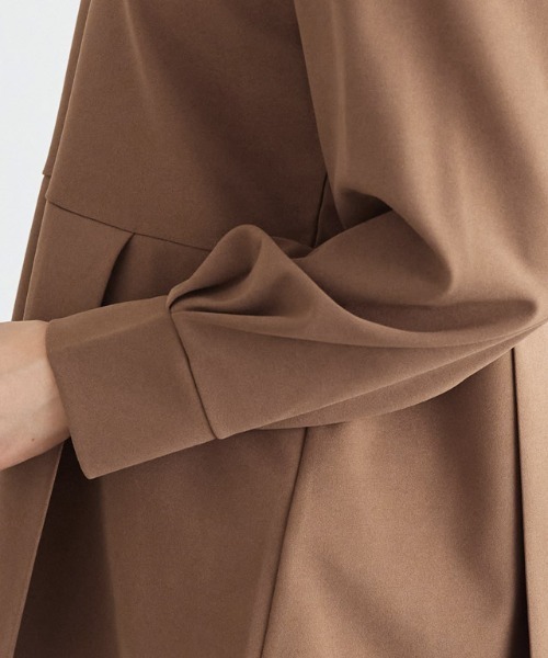 Pierrot（ピエロ）の「ペプラムTブラウス（シャツ/ブラウス・レディース・グレー/ブラック/ネイビー/オフホワイト/キャメル/ブルー・M/L）」の12枚目の写真