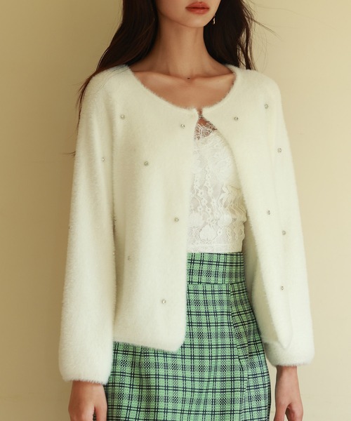 SAISON DE PAPILLON（セゾンドパピヨン）の「ダイヤモンドビジューニットカーディガン（カーディガン/ボレロ・レディース・ホワイト/ブラウン/ブラック/ベージュ/グレー/ブルーグレー・M/L）」の11枚目の写真