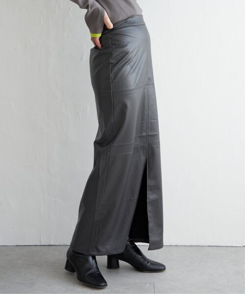 VENCEEXCHANGE(ヴァンスエクスチェンジ)の「フェイクレザーストレートスカート(スカート・レディース・チャコールグレー/ブラック・FREE)」の4枚目の写真