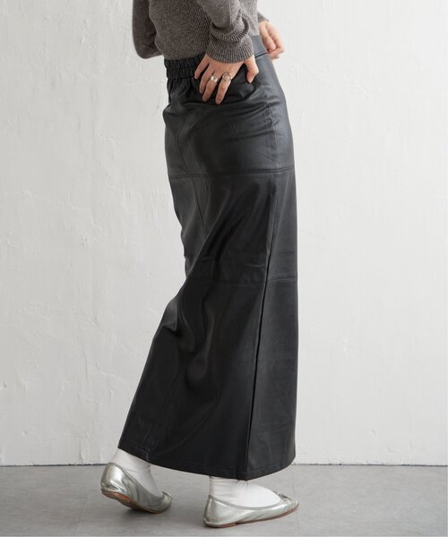 VENCEEXCHANGE(ヴァンスエクスチェンジ)の「フェイクレザーストレートスカート(スカート・レディース・チャコールグレー/ブラック・FREE)」の8枚目の写真