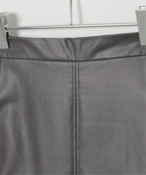 VENCEEXCHANGE(ヴァンスエクスチェンジ)の「フェイクレザーストレートスカート(スカート・レディース・チャコールグレー/ブラック・FREE)」の15枚目の写真