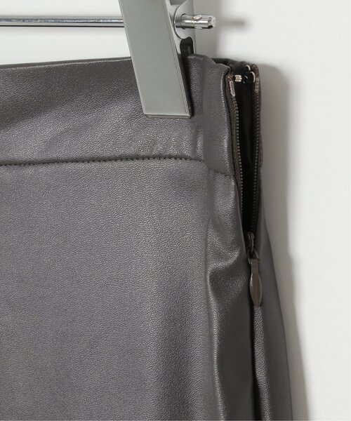 VENCEEXCHANGE(ヴァンスエクスチェンジ)の「フェイクレザーストレートスカート(スカート・レディース・チャコールグレー/ブラック・FREE)」の18枚目の写真