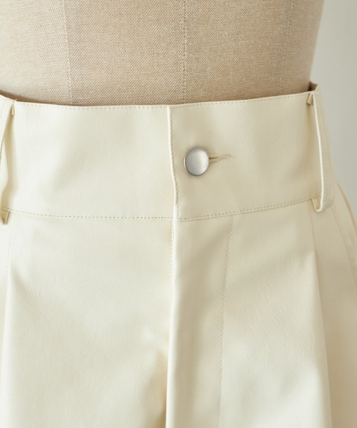 pomiii（ポミー）の「レザーショートパンツ（その他パンツ・レディース・ブラウン/アイボリー・MEDIUM/SMALL）」の11枚目の写真