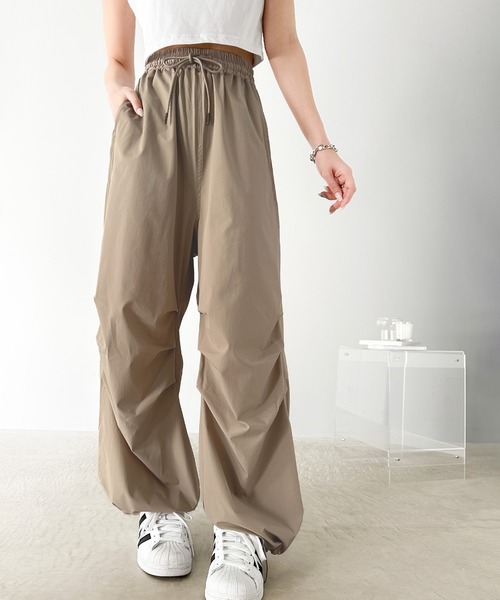 Java(ジャバ)の「《JaVa ジャバコラボ》大人のカジュアルボトムス。裾ドロストワイド オーバーサイズ パンツ(その他パンツ・レディース・ベージュ/カーキ/ブラック・MEDIUM/LARGE/X-LARGE/SMALL)」の13枚目の写真