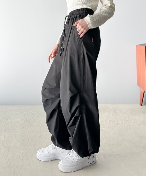 Java(ジャバ)の「《JaVa ジャバコラボ》大人のカジュアルボトムス。裾ドロストワイド オーバーサイズ パンツ(その他パンツ・レディース・ベージュ/カーキ/ブラック・MEDIUM/LARGE/X-LARGE/SMALL)」の16枚目の写真