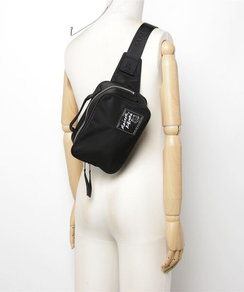 Maison Kitsune（メゾンキツネ）の「NYLON BUM BAG（ボディバッグ