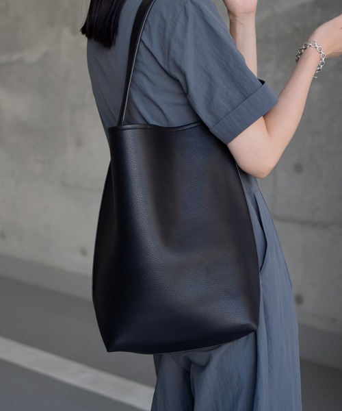 Marient(マリエント)の「One Handle Shoulder Bag(ショルダーバッグ・レディース・ブラック/ベージュ・FREE)」の17枚目の写真