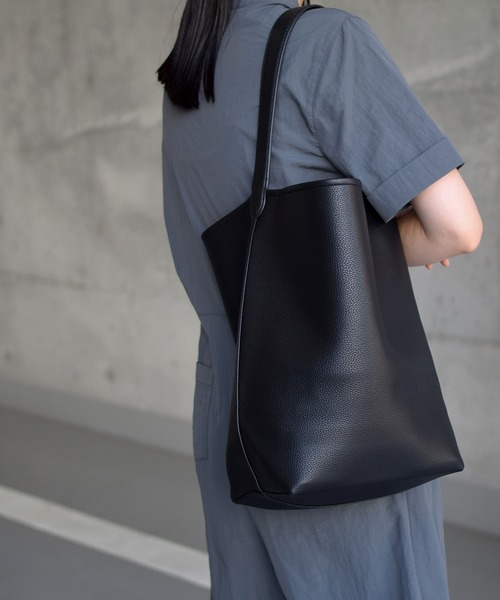 Marient(マリエント)の「One Handle Shoulder Bag(ショルダーバッグ・レディース・ブラック/ベージュ・FREE)」の3枚目の写真