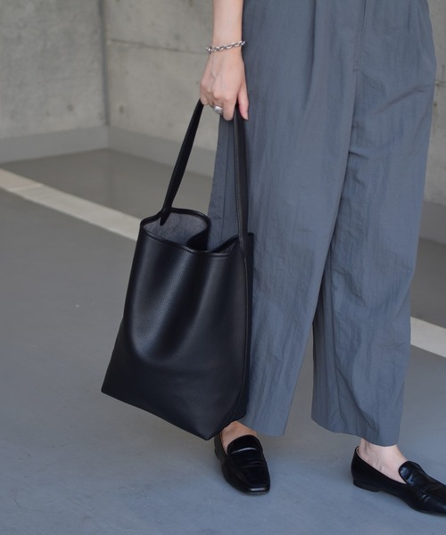 Marient(マリエント)の「One Handle Shoulder Bag(ショルダーバッグ・レディース・ブラック/ベージュ・FREE)」の7枚目の写真