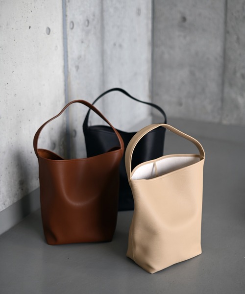 Marient(マリエント)の「One Handle Shoulder Bag(ショルダーバッグ・レディース・ブラック/ベージュ・FREE)」の14枚目の写真