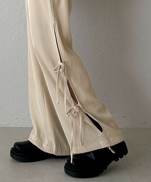 apres jour clair（アプレジュールクレア）の「【apres jour clair】サイドリボンカーゴパンツ【ZOZOTOWN限定アイテム】（その他パンツ・レディース・チャコールグレー/アイボリー/ブラウン系その他・X-LARGE/フリー）」の3枚目の写真