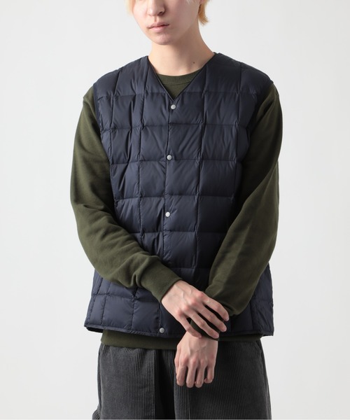 TAION（タイオン）の「【TAION】TAION-001 V NECK BUTTON DOWN VEST（ダウンベスト・メンズ・ネイビー/ブラック/カーキ/オフホワイト・M/L/XL/S）」の2枚目の写真