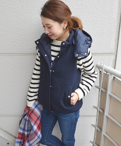 SHIPS for women（シップスフォーウィメン）の「リバーシブルダウンベスト◇（ダウンベスト・レディース・グレー/ネイビー・36/38）」の2枚目の写真