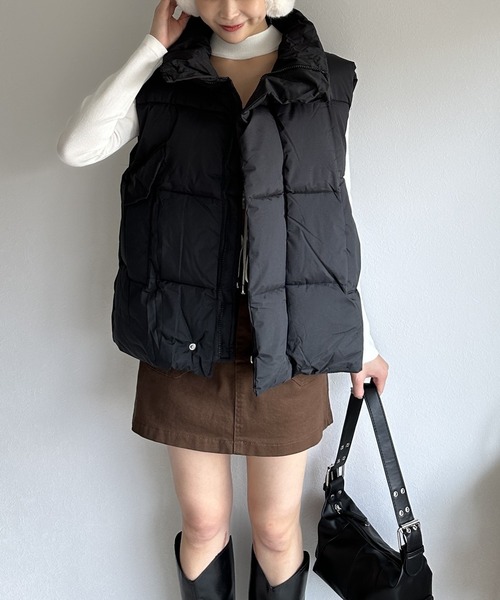 【ボリューム感が可愛い！秋冬コーデに】スタンドカラージップアップダウンベスト（ダウンベスト）｜Silly（シリー）